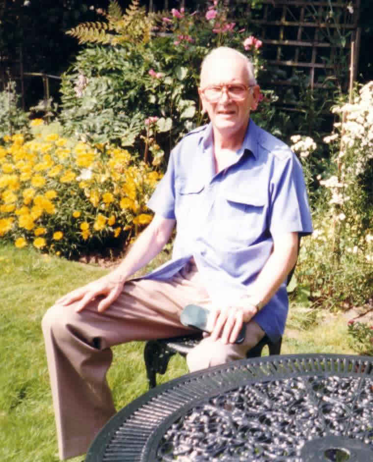 Alf in the gardens of his flat in Swaythling, 25th July 1999